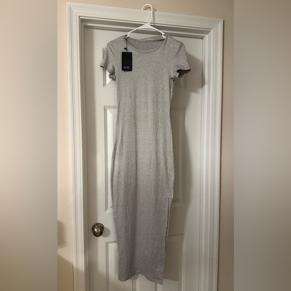 D.Lee Dresses & Skirts - D.Lee Gray Dress - Small/Medium (S/M) - NWT - Flattering - Perfect Summer Dress